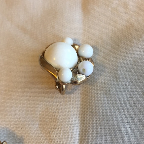 Trifari Gold Tone Beaded Clip On Earrings - Picture 5 of 6